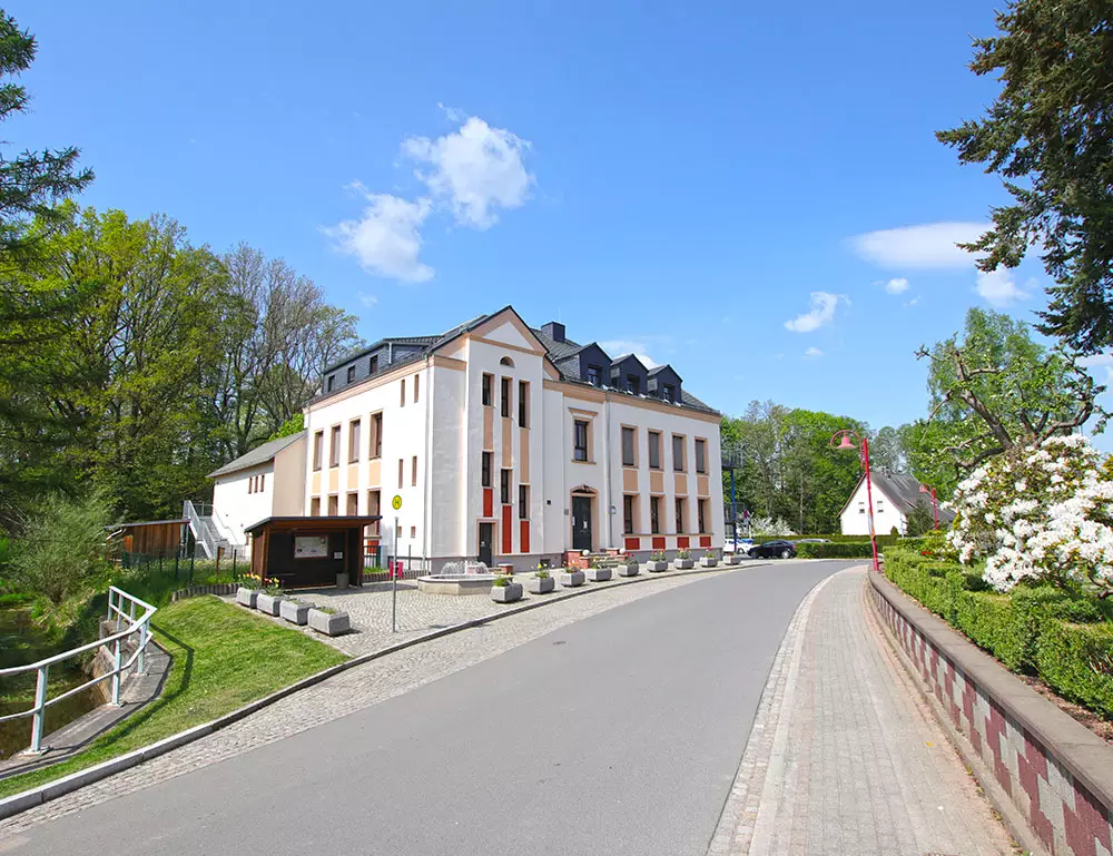 Ansicht der Grundschule Bernsdorf